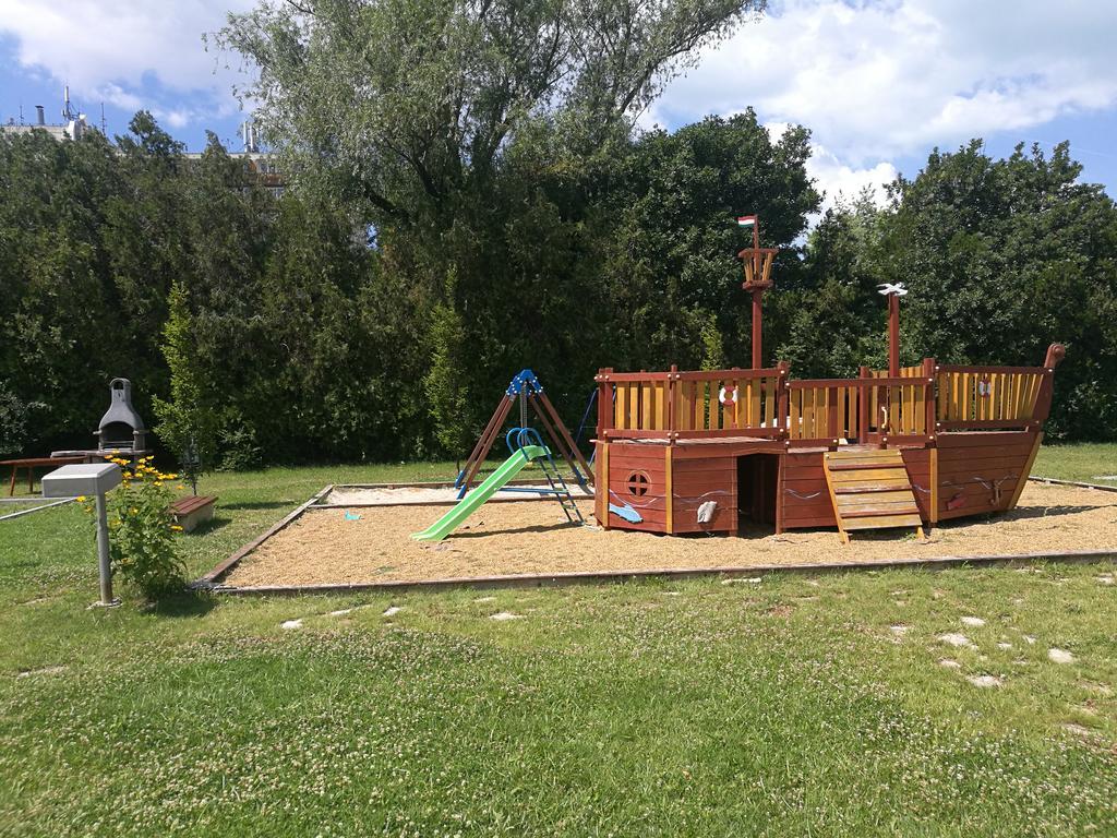 Hanga Apartman Siófok Buitenkant foto